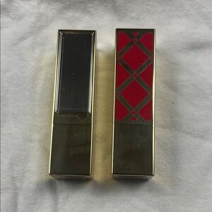 Estée Lauder set of 
Pure color lipstick in 340(envious) and 539(excite)